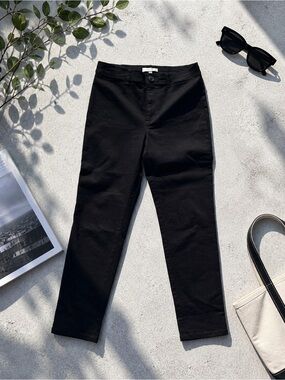 LOFT Black Slim Ankle Pants | Size 6P | Classic Workwear Staple